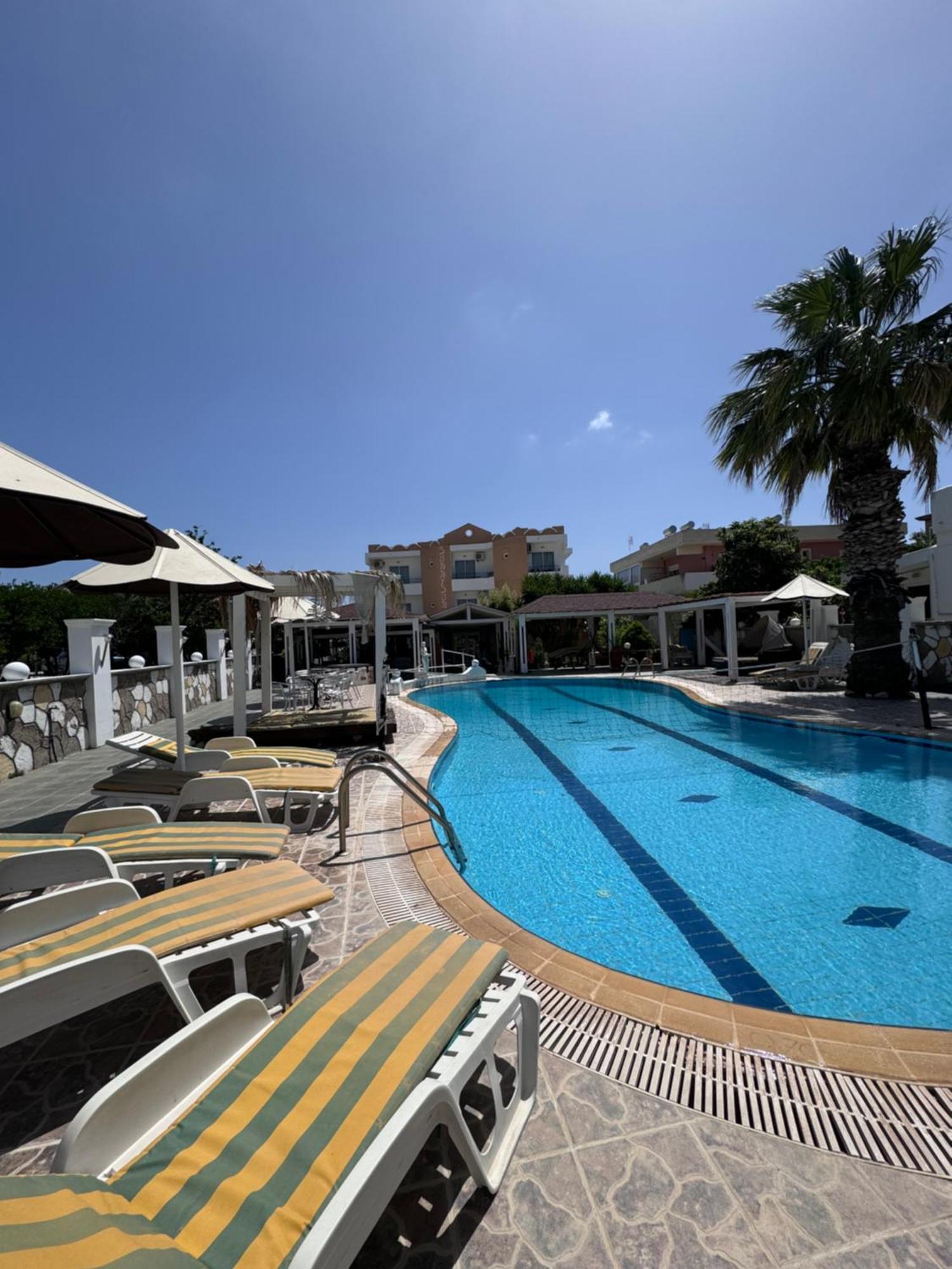 فاليراكي Sunnysun Studios المظهر الخارجي الصورة